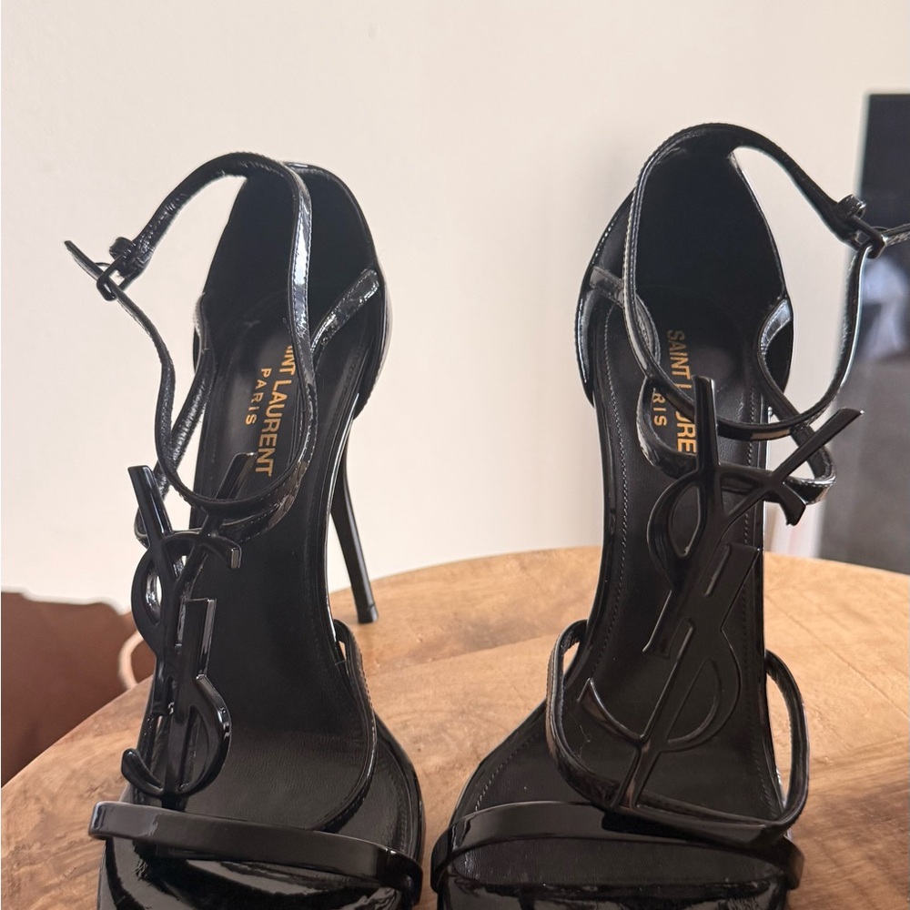 Saint Laurent Glossy Black Heels - Picture 4 of 9